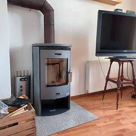 Ehemalige Bibliothek Apartment Fuer 2 Mit Kueche Kamin Netflix Parken Und Hofladen Steinhofel Exteriör bild
