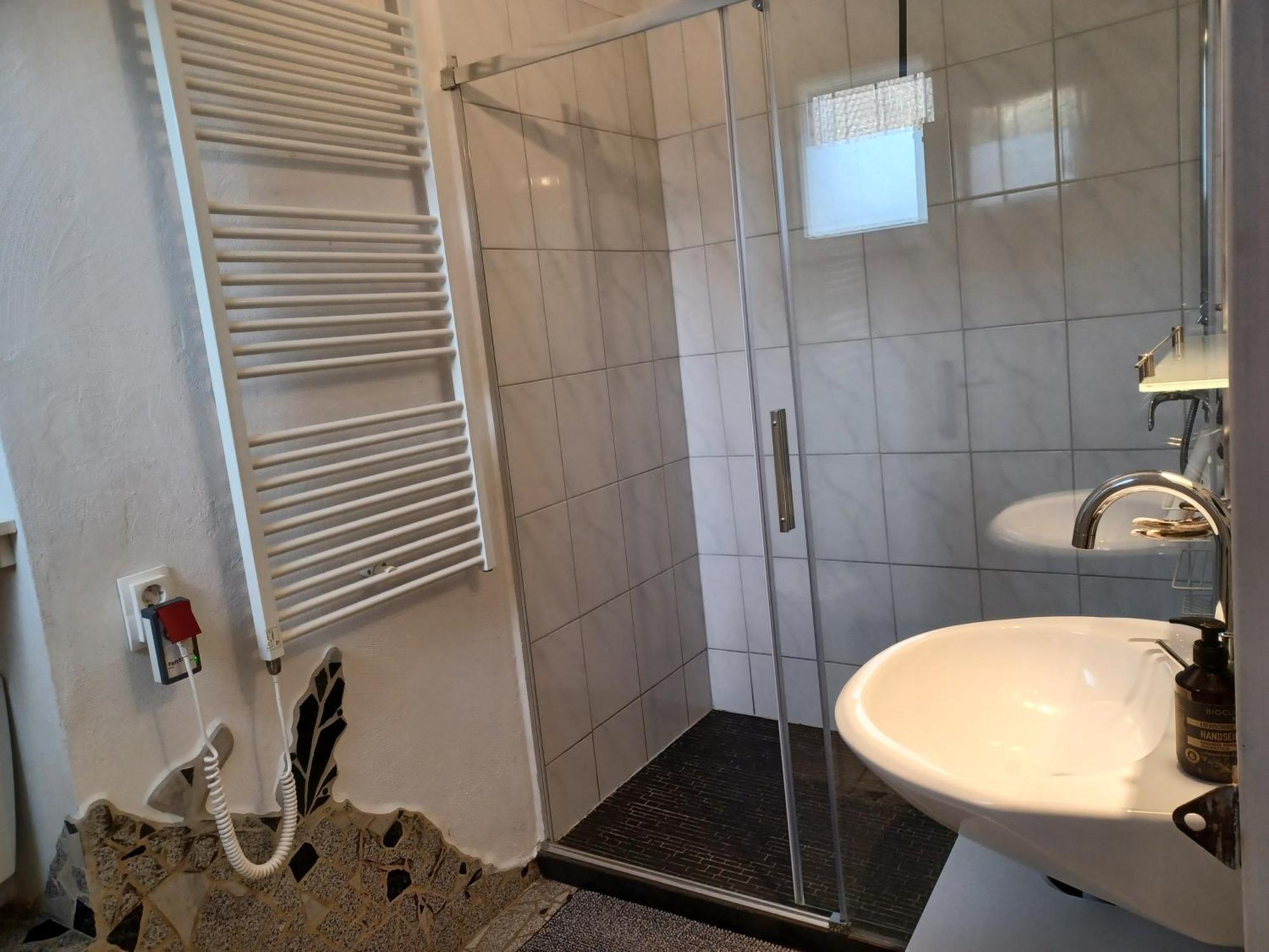 Ehemalige Bibliothek Apartment Fuer 2 Mit Kueche Kamin Netflix Parken Und Hofladen Steinhofel Exteriör bild